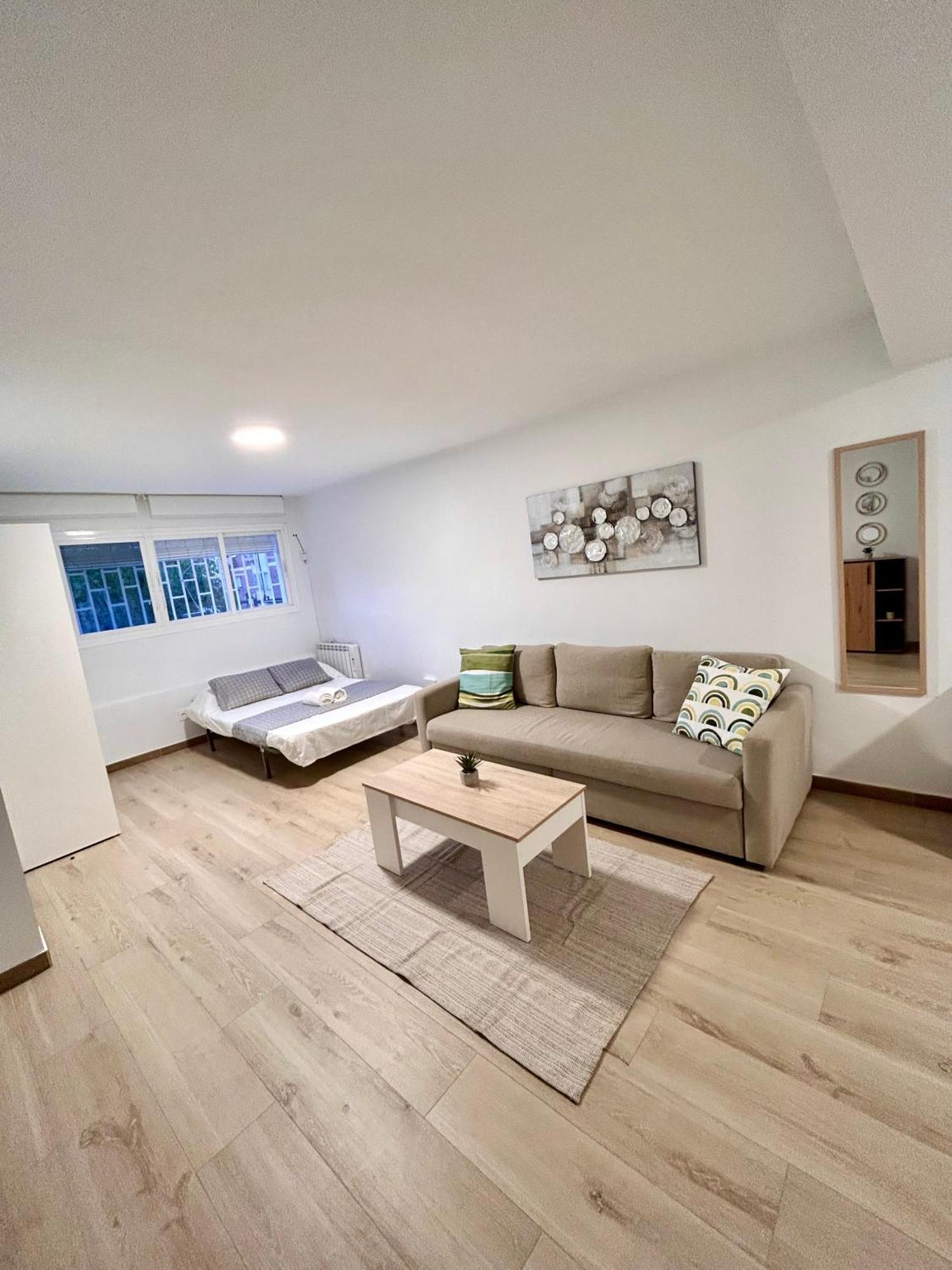 Apartamentos Ribadeo Madrid Exterior photo