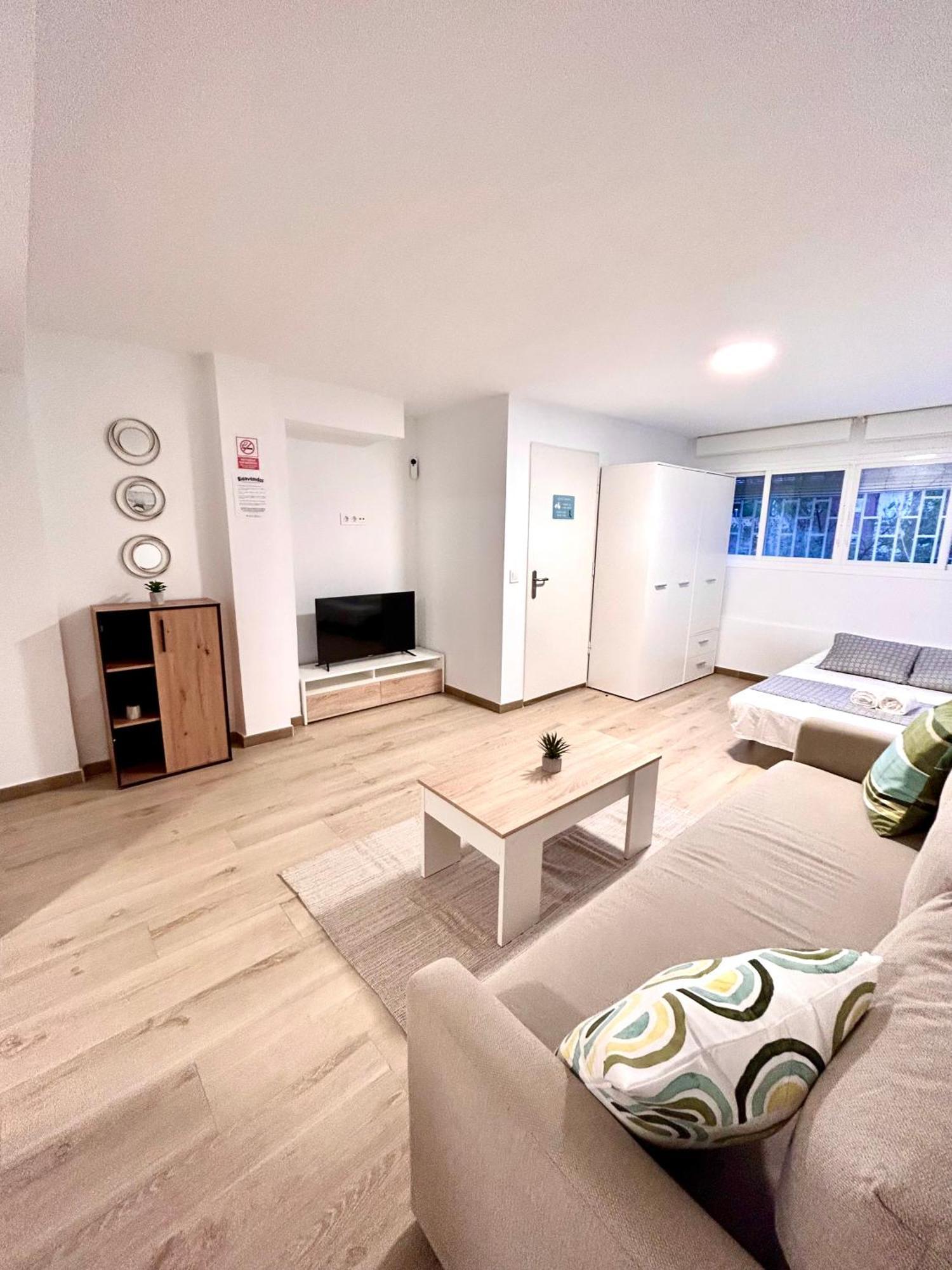 Apartamentos Ribadeo Madrid Exterior photo