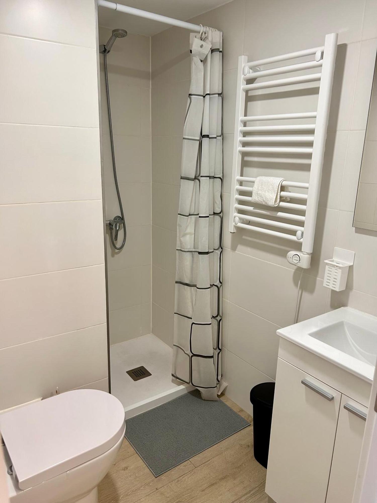 Apartamentos Ribadeo Madrid Exterior photo