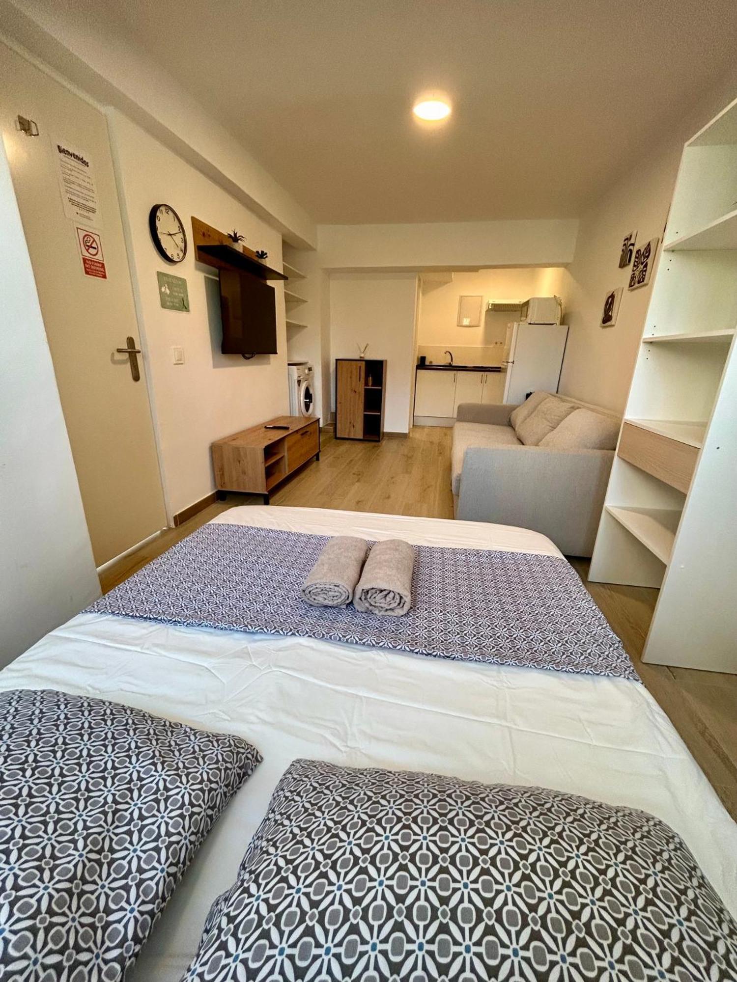 Apartamentos Ribadeo Madrid Exterior photo