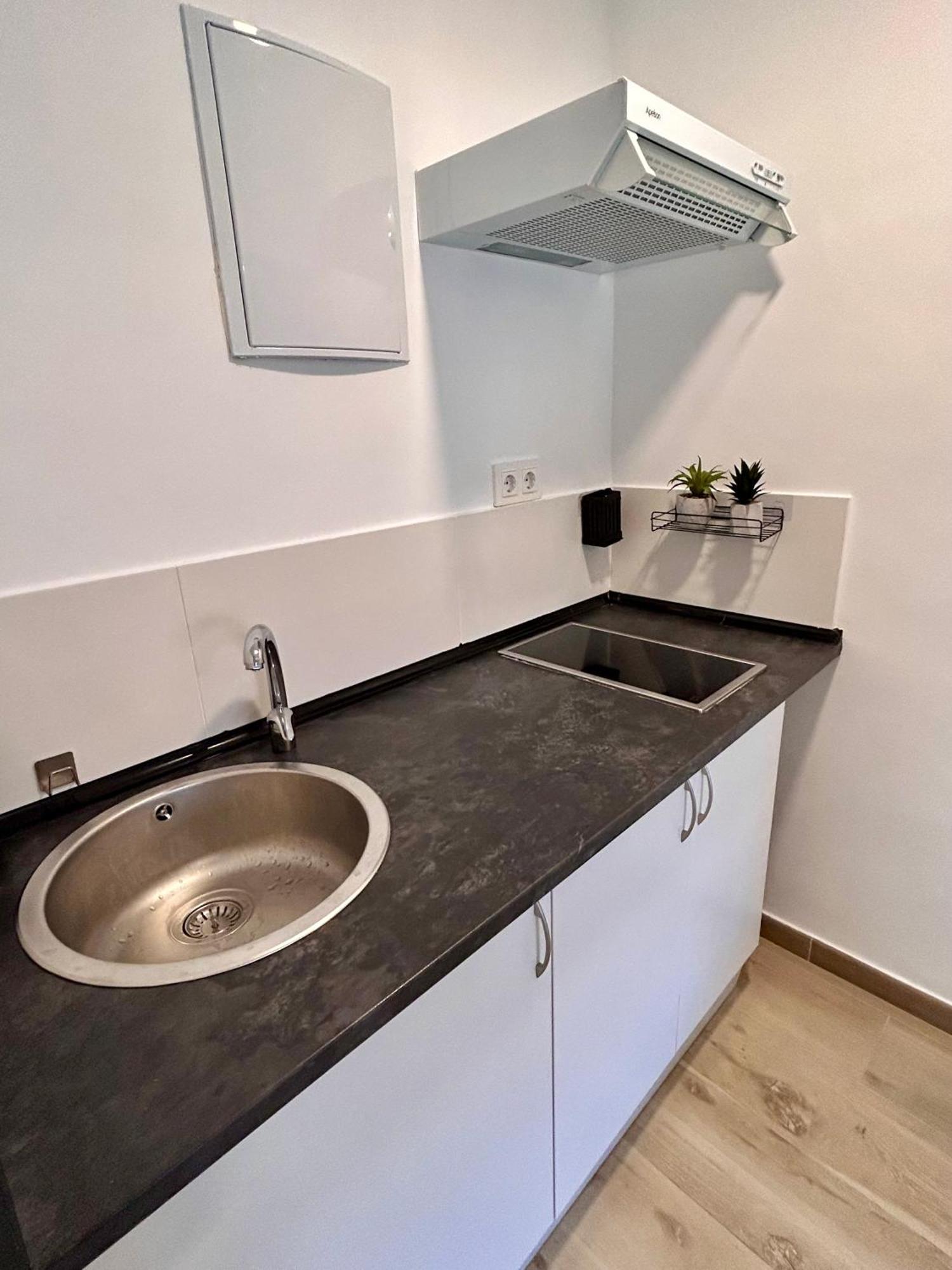 Apartamentos Ribadeo Madrid Exterior photo
