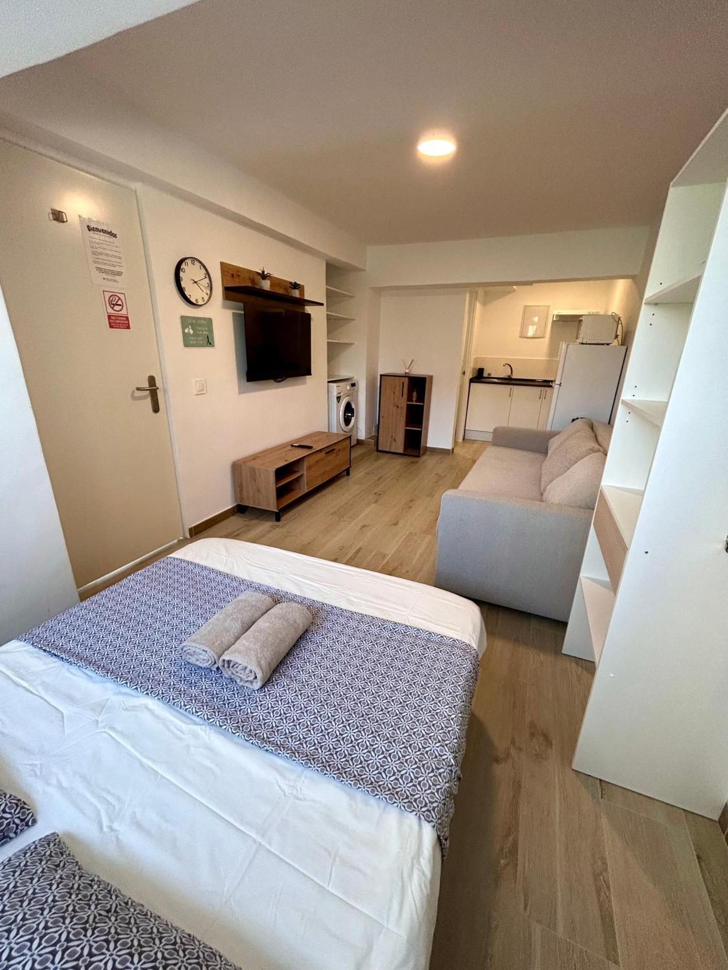 Apartamentos Ribadeo Madrid Exterior photo
